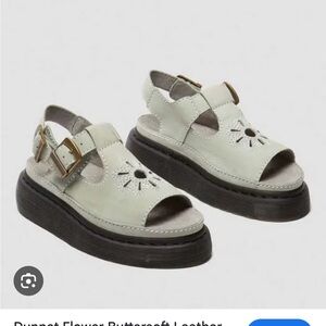 Dr. Martens Dunnet Flower Leather Sandals with Flower Design sz 8